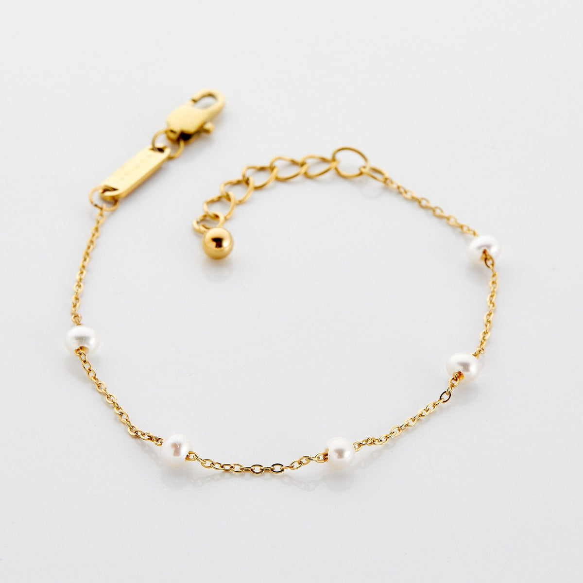 Bracelet plaqué or inoxydable avec perles