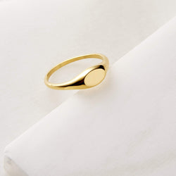 Essential Signet Ring