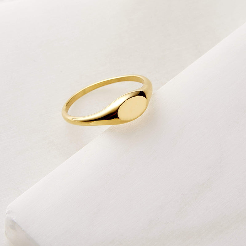 Essential Signet Ring